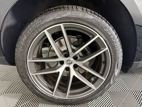 New 2025 Porsche Macan image 13