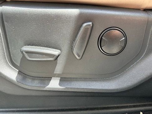 Used 2023 Ford Expedition XLT RWD image 27