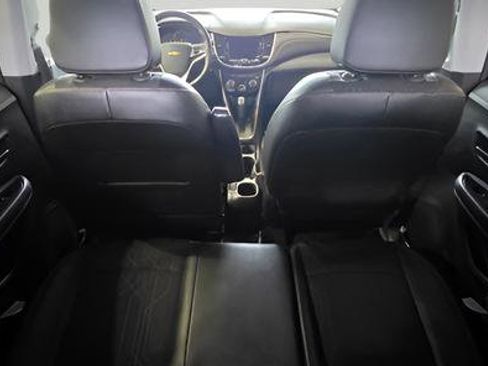 Used 2019 Chevrolet Trax LT w/ LT Convenience Package FWD image 26