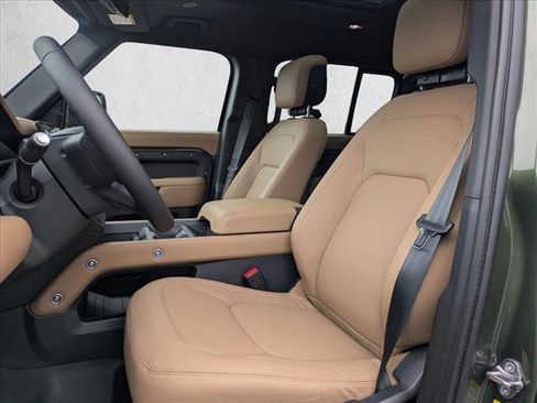 New 2026 Land Rover Defender 110 X-Dynamic SE image 4