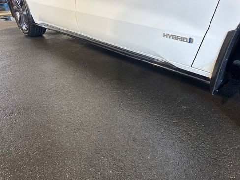 Used 2021 Toyota Sienna XSE image 9