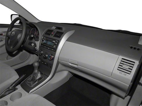 Used 2013 Toyota Corolla LE image 17