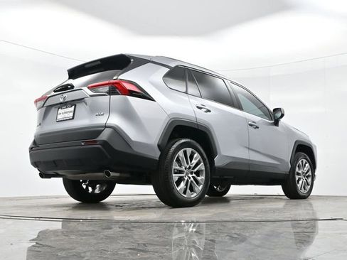 Used 2022 Toyota RAV4 XLE Premium image 26