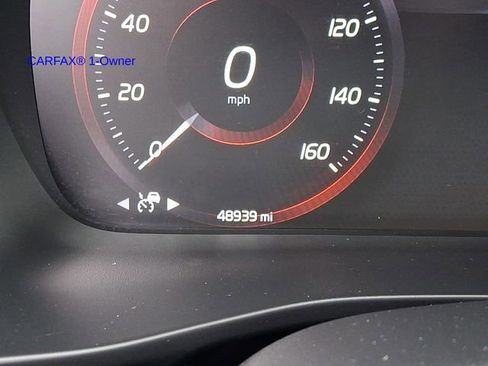 Used 2021 Volvo XC40 T5 R-Design w/ Advanced Package image 24