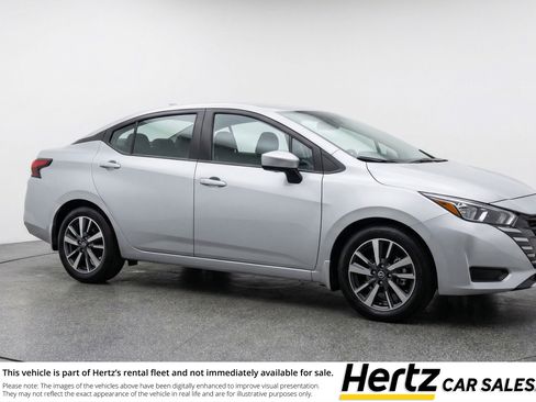 Used 2025 Nissan Versa SV image 1