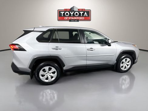 Used 2024 Toyota RAV4 LE AWD/4WD image 8