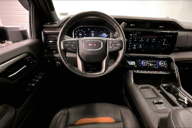 Used 2025 GMC Sierra 2500 AT4 w/ AT4 Premium Plus Package AWD/4WD image 6