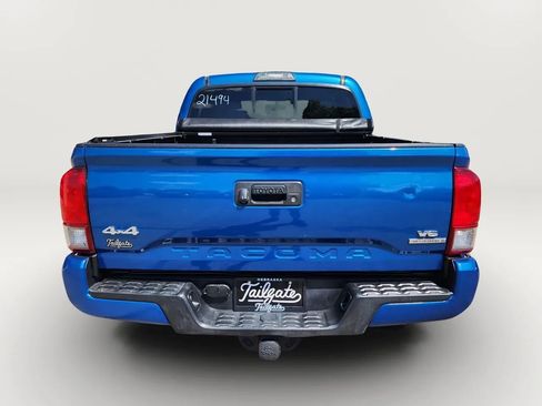 Used 2016 Toyota Tacoma TRD Sport w/ Towing Package AWD/4WD image 6