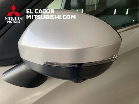 Used 2024 Mitsubishi Outlander SE image 8