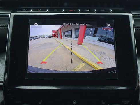 Used 2023 Jeep Grand Cherokee Altitude image 12