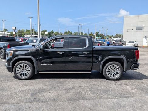 Used 2022 GMC Sierra 1500 Denali w/ Denali Premium Package AWD/4WD image 9