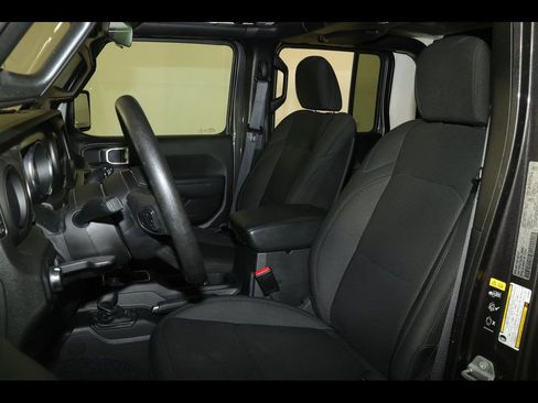 Used 2022 Jeep Gladiator Sport AWD/4WD image 18