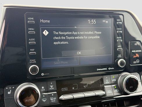 Used 2022 Toyota Highlander XLE AWD/4WD image 13