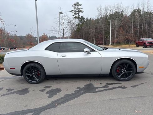 Used 2010 Dodge Challenger R/T image 4