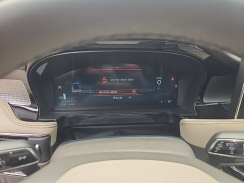 Certified 2024 Lincoln Corsair AWD w/ Equipment Group 101A image 11