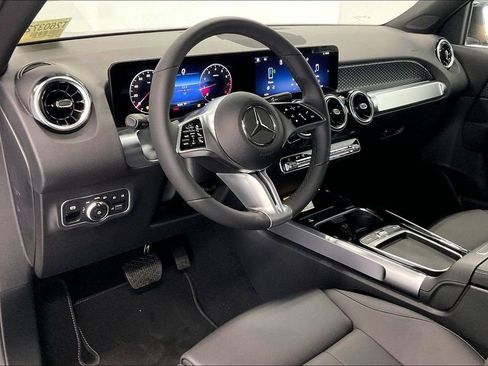New 2026 Mercedes-Benz GLB 250 image 8