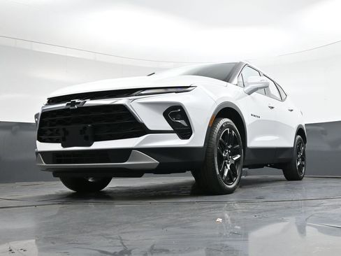 Used 2024 Chevrolet Blazer LT image 39