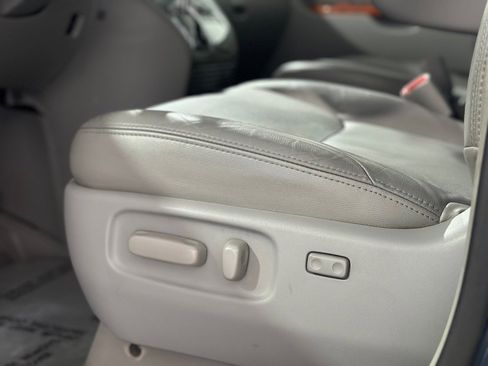 Used 2010 Toyota Sienna XLE image 25