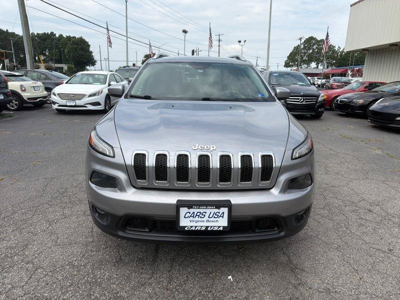Used 2016 Jeep Cherokee Latitude w/ Safety/Convenience Group AWD/4WD image 3