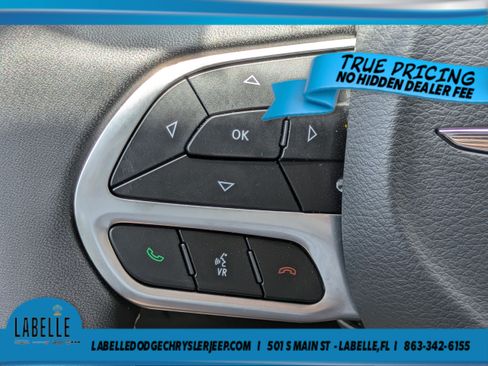 Used 2025 Chrysler Pacifica Select AWD/4WD image 21