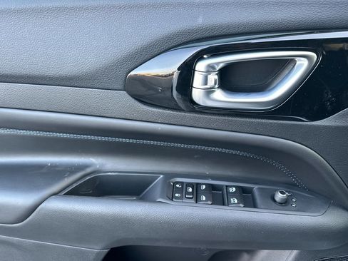 New 2026 Jeep Compass Latitude image 11