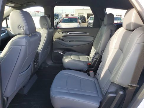 Used 2023 Buick Enclave Essence image 26