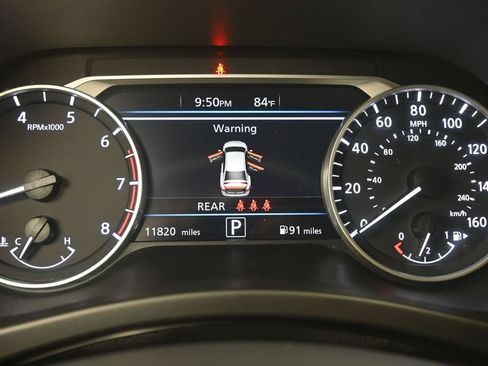 Used 2024 Nissan Sentra SV FWD image 15