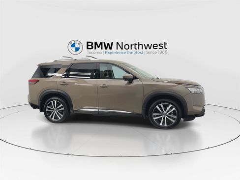Used 2023 Nissan Pathfinder Platinum w/ Cargo Package AWD/4WD image 5