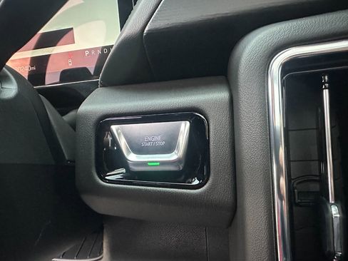 Used 2025 GMC Yukon Denali w/ Denali Reserve Package image 52