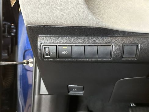 Used 2020 Toyota Corolla LE w/ LE Premium Package FWD image 18