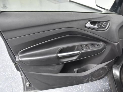 Used 2018 Ford Escape SE image 8