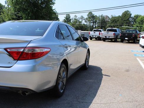 Used 2017 Toyota Camry SE FWD image 15