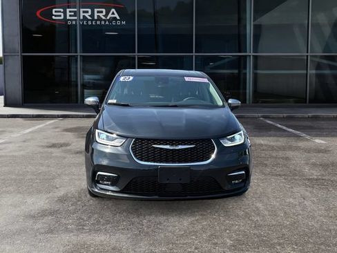 Used 2023 Chrysler Pacifica Limited FWD image 8