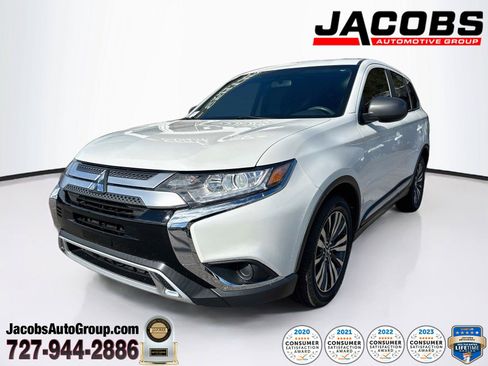 Used 2020 Mitsubishi Outlander ES FWD image 1