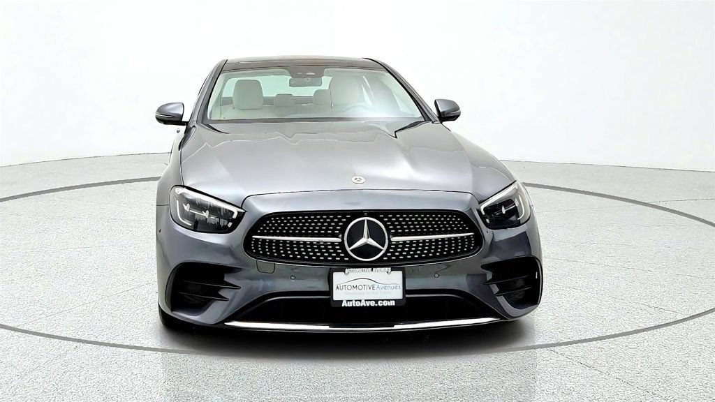 Used 2022 Mercedes-Benz E 350 4MATIC Sedan image 2