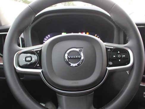 Used 2024 Volvo XC60 B5 Plus w/ Climate Package AWD/4WD image 16