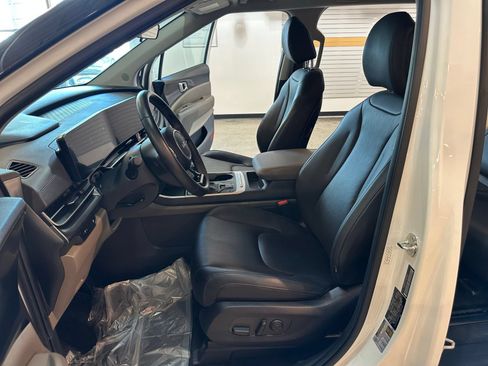 Used 2026 Kia Carnival FWD image 29
