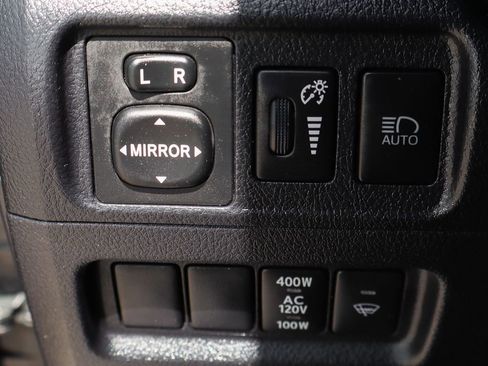 Used 2022 Toyota 4Runner TRD Off-Road AWD/4WD image 23