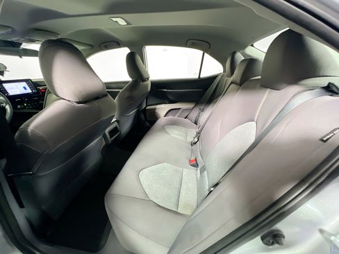 Used 2021 Toyota Camry LE image 28