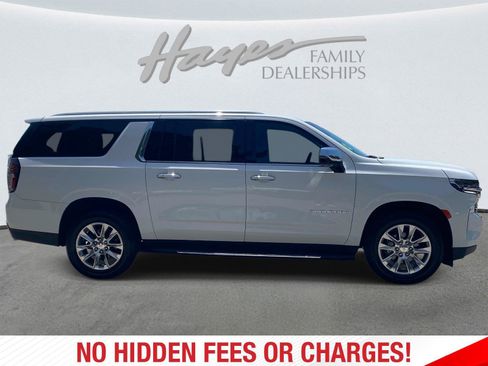 Used 2021 Chevrolet Suburban Premier w/ Premium Package AWD/4WD image 2