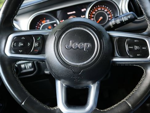 Used 2019 Jeep Wrangler Unlimited Sahara AWD/4WD image 22