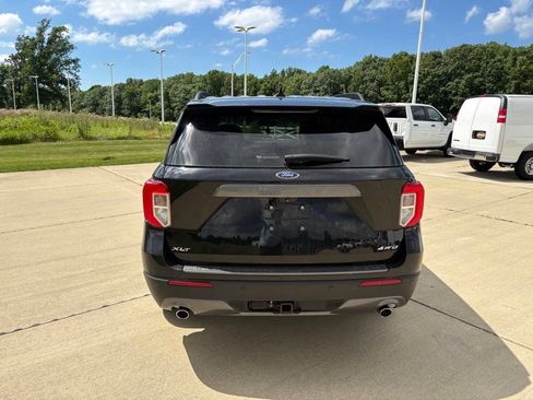 Used 2021 Ford Explorer XLT w/ Equipment Group 202A AWD/4WD image 5