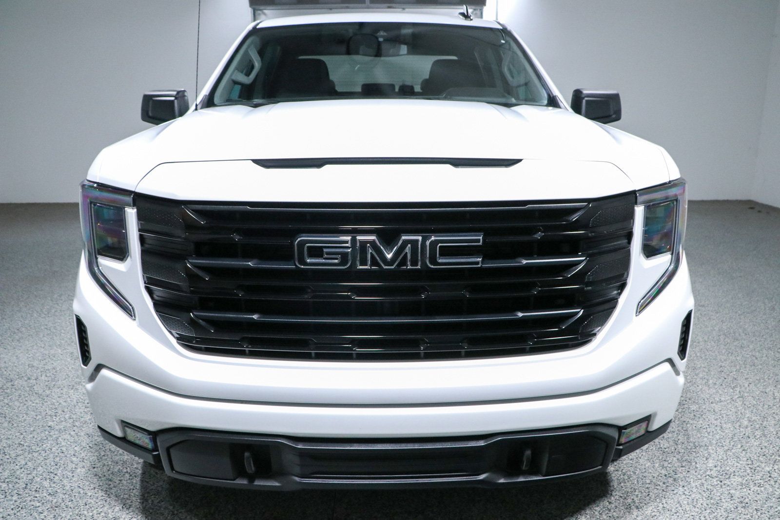 Used 2024 GMC Sierra 1500 Elevation AWD/4WD image 4