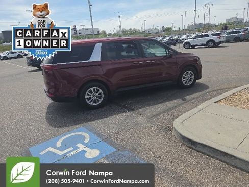 Used 2024 Kia Carnival LX FWD image 9