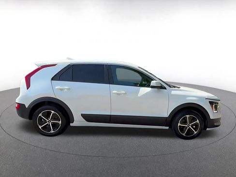 Used 2026 Kia Niro LX FWD image 16