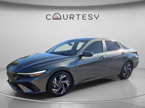 Certified 2024 Hyundai Elantra SEL w/ Convenience Package FWD image 1