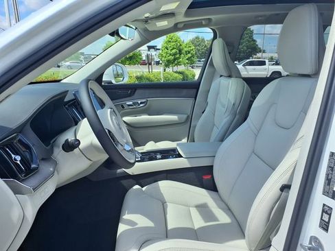 New 2026 Volvo XC90 T8 Ultra w/ Protection Package Premier AWD/4WD image 14