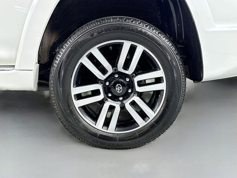 Used 2024 Toyota 4Runner Limited image 33