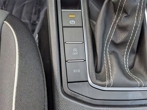 Certified 2025 Volkswagen Jetta Sport image 25