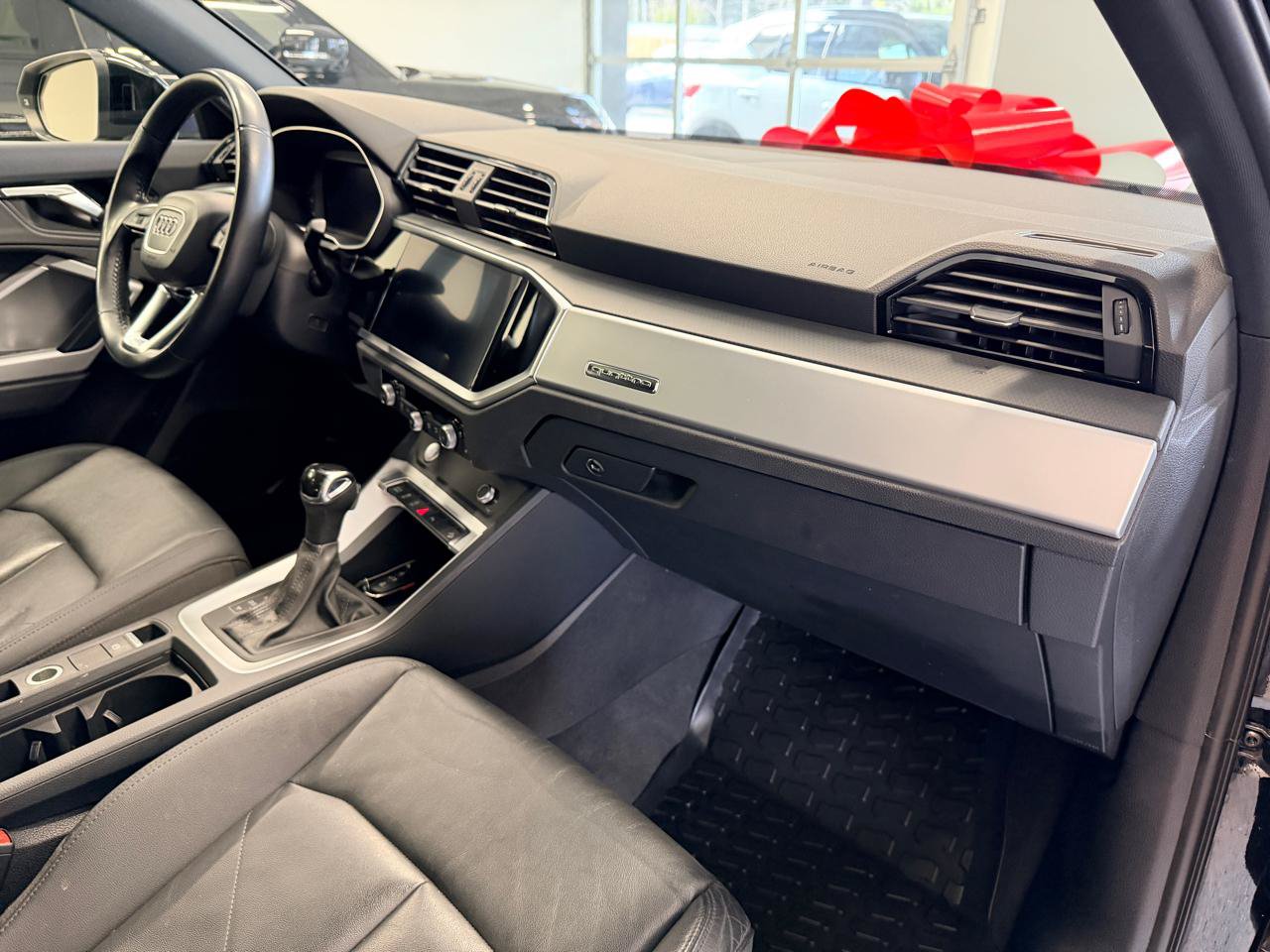 Used 2020 Audi Q3 2.0T Premium w/ Convenience Package AWD/4WD image 28